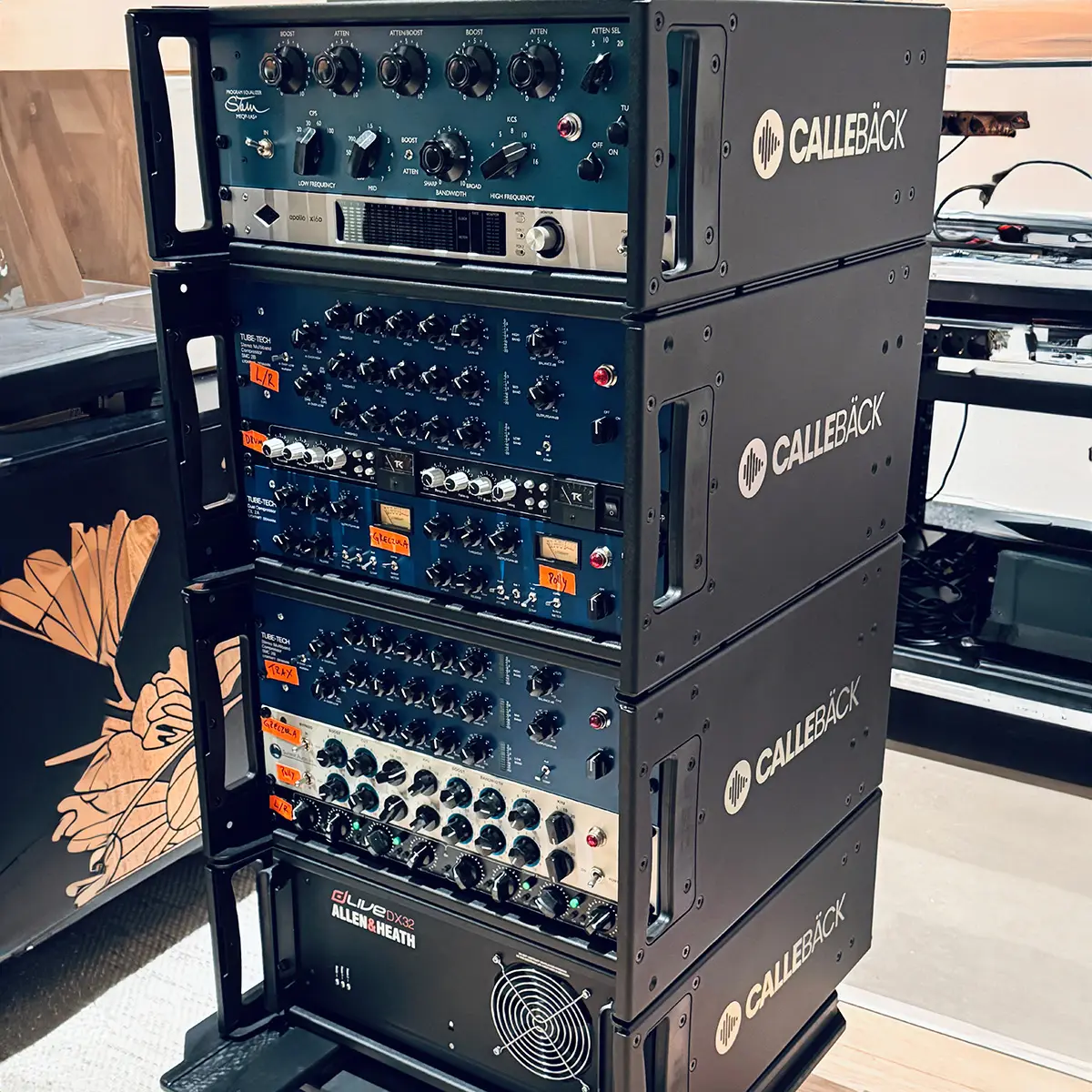 Callebäck rackstabel med studio- og lydutstyr