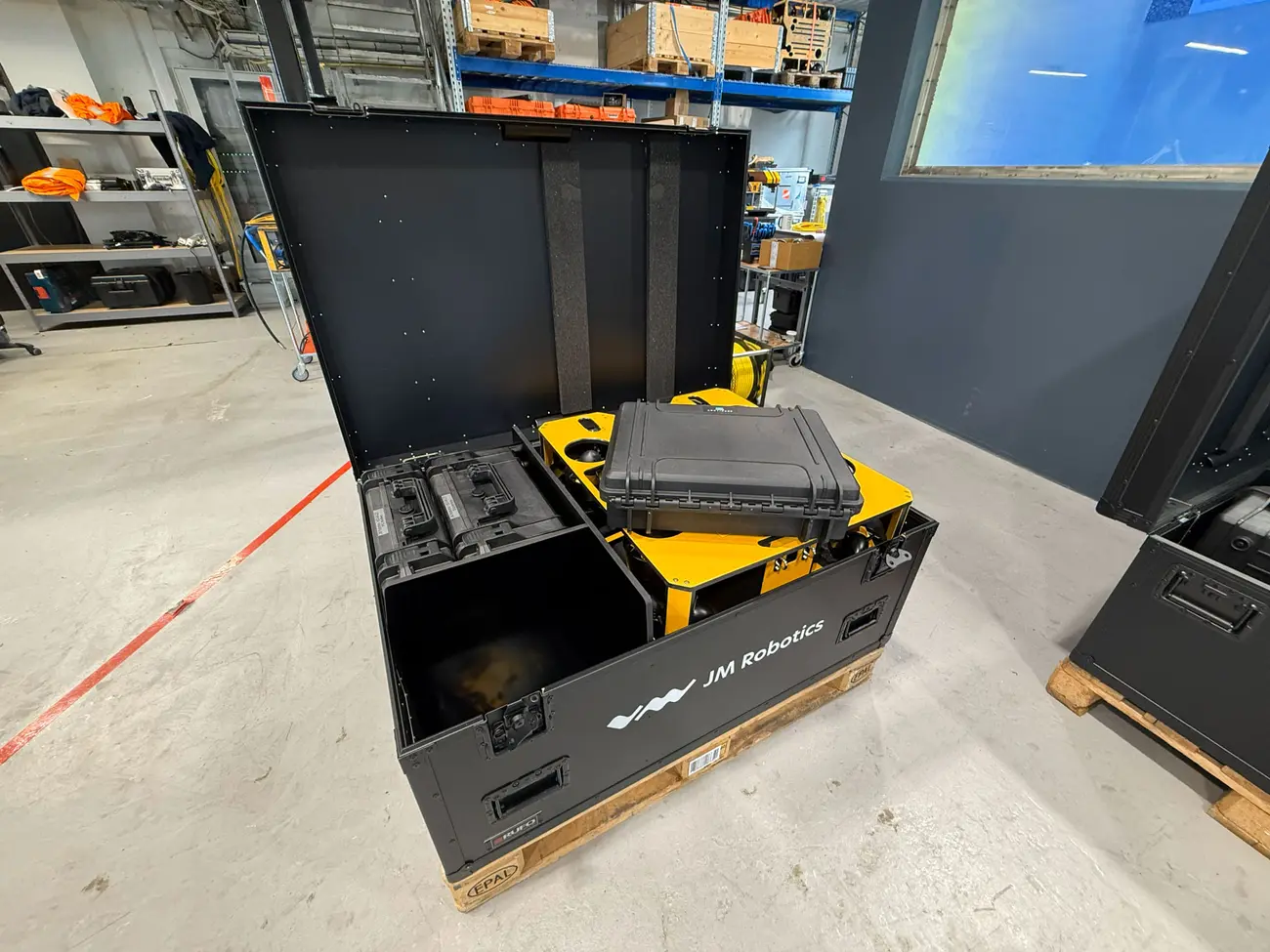 Komplett kasseløsning for JM Robotics HD3 — tre Arcticase-kofferter med tilpasset skum og custom flight case